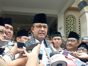 Banner Asian Games Dicorat-coret, Anies: Laporkan Jika Melihat