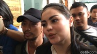 Jennifer Dunn saat ditemui di Pengadilan Negeri Jakarta Selatan pada Kamis (24/5). Foto: Desi Puspasari/detikHOT