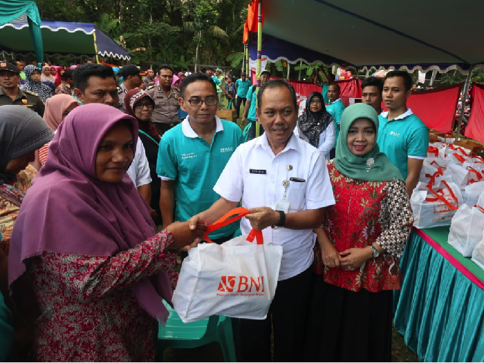 BNI Salurkan Sembako Murah untuk Keluarga Pekerja Migran Indonesia