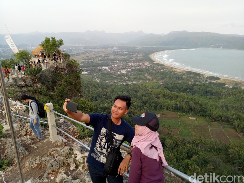 Begini Serunya Ngabuburit 3 in 1 di Sentono Gentong Pacitan Begini Serunya Ngabuburit 3 in 1 di Sentono Gentong Pacitan