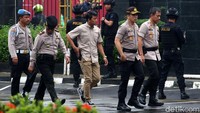 Setelah dilakukan pengecekan, ledakan berasal dari drum dalam proyek pembangunan apartemen di depan PN Jaksel. Situasi kembali normal. Tak lagi ada ketegangan di sini. Jalan Ampera Raya depan Pengadilan kemudian dibuka kembali. Sidang berlanjut.