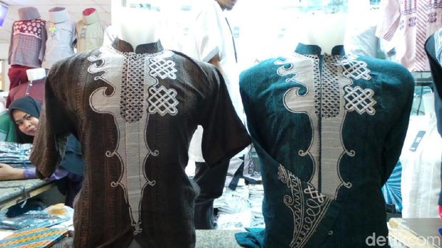 Ini Bedanya Koko Black Panther di Pasar Tanah Abang dan Toko Online