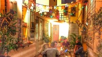 Didapuk sebagai yang terbaik se-Brasil, Discovery Hostel di Rio de Janeiro dikenal akan kemeriahannya. Pesta yang meriah jadi ciri khasnya (@hostelworld/Instagram)