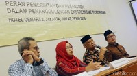 Para pembicara memaparkan pandanganya terkait fenomena terorisme dalam seminar Peran Pemerintah dan Pesantren dalam Penanggulangan Ekstrimisme/Terorisme di Jakarta, Jumat (25/5/2018).