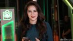 Saat Olla Ramlan Tampil dengan Dress Hijau Ketat