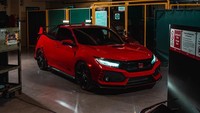 Disulap jadi pikap, Honda Civic Type R ini disapa Project P dimodifikasi dari standar mobil jalanan dengan maksud menciptakan pikap tercepat seantero Inggris. Foto: pool (express)