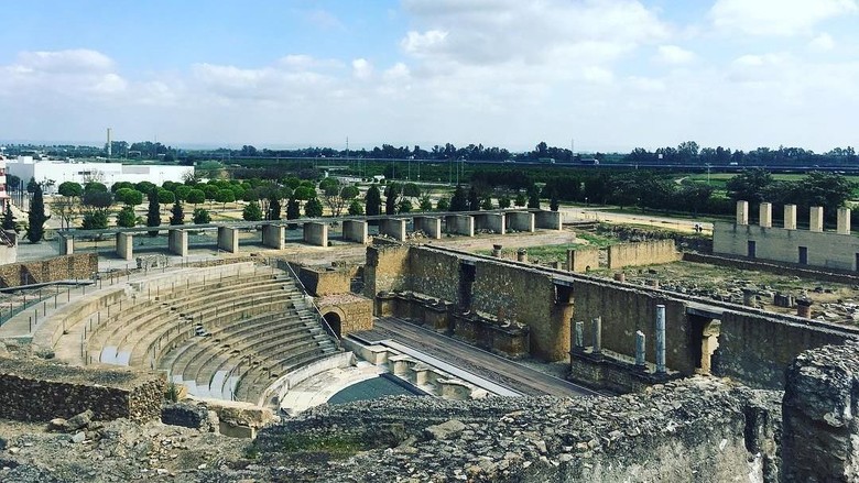 Amphitheater Italica di Spanyol (lizw6/Instagram) Amphitheater Italica di Spanyol (lizw6/Instagram)