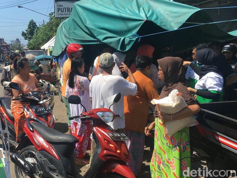 Catat, Warga Banyuwangi Bisa Belanja Sembako Murah di Pasar-pasar Ini Catat, Warga Banyuwangi Bisa Belanja Sembako Murah di Pasar-pasar Ini