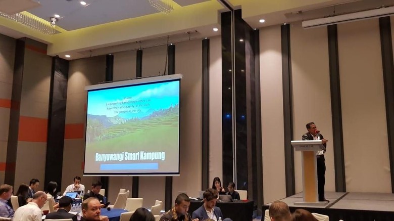 Banyuwangi Presentasikan Smart Kampung di Forum Kota Cerdas ASEAN Banyuwangi Presentasikan Smart Kampung di Forum Kota Cerdas ASEAN