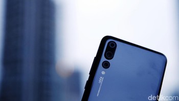 Tiga kamera belakang besutan Leica membuat P20 Pro jadi monster jika bicara soal fotografi pada ponsel. Foto: Amanda Rachmadita
