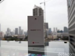 Unboxing Huawei P20 Pro dengan Tiga Kamera Leica