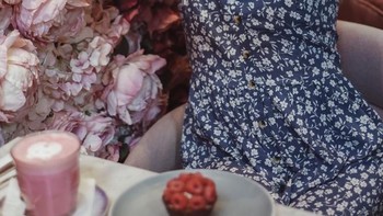 Layar tersebut cukup fleksibel karena bisa dilipat dan dimiringkan. Foto: Fujifilm