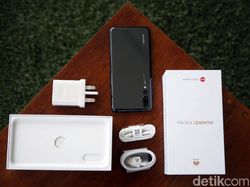 Unboxing Huawei P20 Pro dengan Tiga Kamera Leica