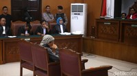 Saat ini sidang terdakwa kasus bom Thamrin ini sudah dimulai. Penasihat hukum Aman sedang membacakan nota pembelaan atau pleidoi.