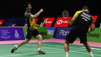 Kevin/Marcus pada akhirnya menang 21-19, 20-22, 21-13 dan membawa Indonesia menyamakan kedudukan. Foto: Puspa Perwitasari/ANTARA FOTO