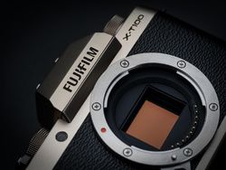 Penampakan Kece Kamera Mirrorles Fujifilm X-T100