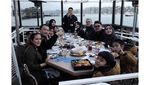 Cantiknya Zaskia Sungkar Saat Sedang Ngopi hingga Makan Seafood