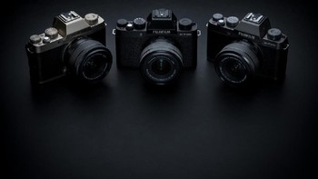 Sementara bila dipaketkan dengan lensa 15-45mm f/3.5-5.6 power zoom dibanderol seharga USD 700 atau sekitar Rp 9,8 juta. Foto: Fujifilm