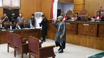 Berita Heboh: Vonis Bos First Travel, Alfian Tanjung Diputus Bebas