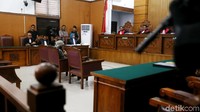 Aman dituntut jaksa hukuman mati karena diyakini menjadi penggerak dilakukan sejumlah teror di Indonesia. Teror ini dilakukan kelompok Jamaah Ansharut Daulah (JAD).