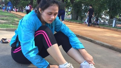 Gaya Olahraga Ismi Aisyah, Polwan Cantik yang Sempat Viral