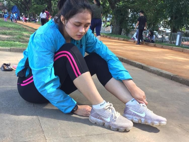 Gaya Olahraga Ismi Aisyah, Polwan Cantik yang Sempat Viral
