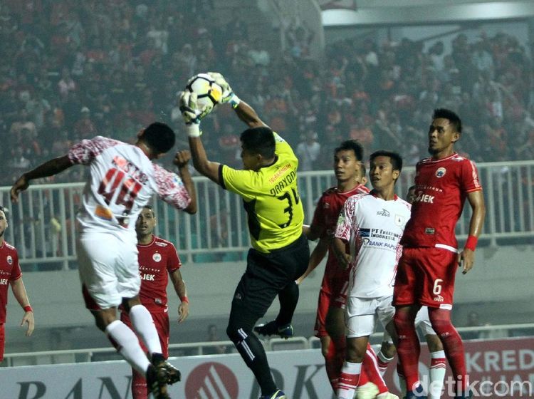 Persija Kalahkan Persipura 2-0