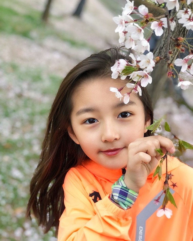 Haeun juga kerap kali membagikan serangkaian potret dirinya yang menggemaskan di Instagram yang dikelola sang ibu. Foto: Instagram