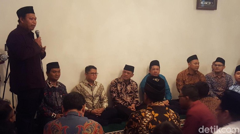 Gatot Buka Puasa Bareng Fahri di Acara KA KAMMI Gatot Buka Puasa Bareng Fahri di Acara KA KAMMI