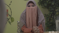 Penampilan baru Peggy saat mengenakan niqab. Foto: Desi Puspasari/detikHOT