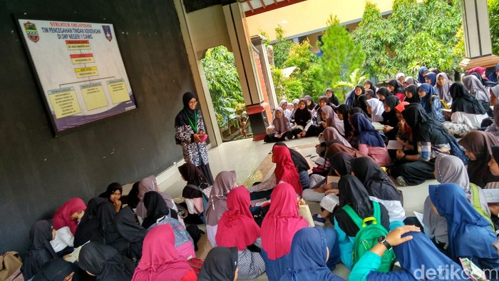Mahasiswa Ciamis Terjun ke SMP Gelorakan Pesantren Ramadan