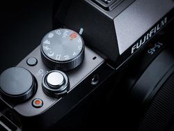 Penampakan Kece Kamera Mirrorles Fujifilm X-T100