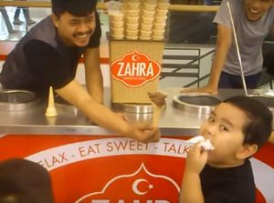 Lucunya Eskpresi Bocah Ini Saat Dikerjai Penjual Es Krim