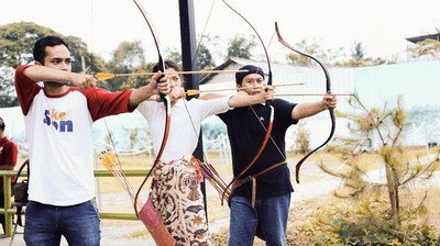 Deretan Artis yang Juga Hobi Memanah, Siapa Mau Ikutan?