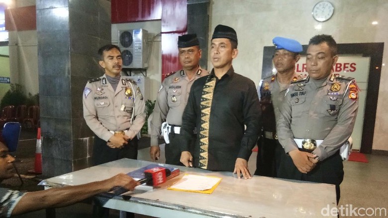 Polisi Bantah Polantas yang Viral di Makassar Terima Pungli Polisi Bantah Polantas yang Viral di Makassar Terima Pungli