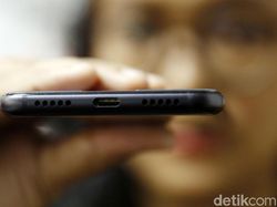 Unboxing Huawei P20 Pro dengan Tiga Kamera Leica