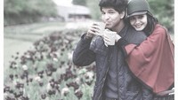 Berfoto dengan sang adik. Istri dari Irwansyah ini terlihat sedang menikmati kopi hangat bersama adik tercinta. Foto: Instagram @zaskiasungkar15