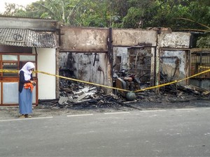Bengkel Motor di Jaksel Terbakar, Diduga dari Puntung Rokok
