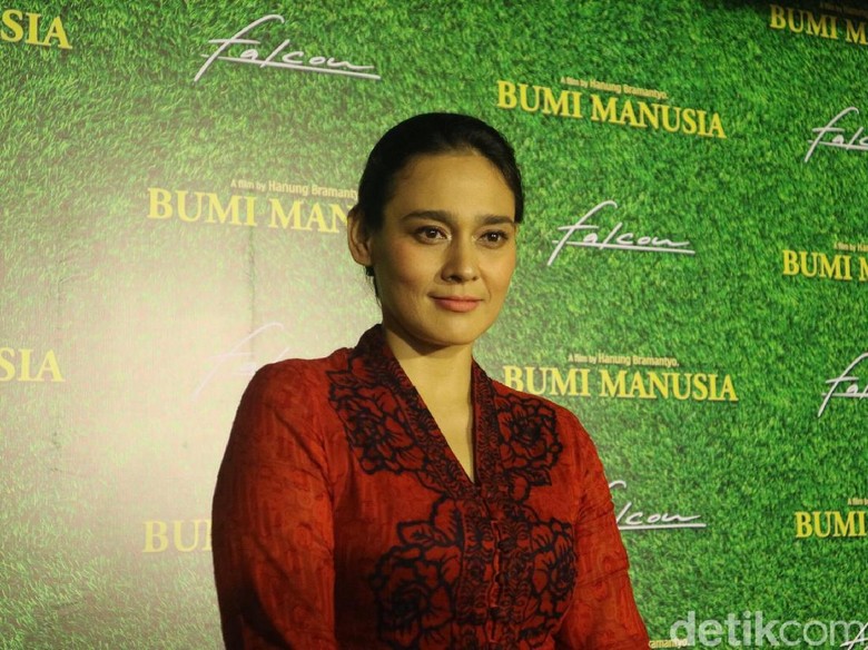 Ine Febriyanti Bicara Sulitnya Perankan Nyai Ontosoroh di Bumi Manusia Ine Febriyanti Bicara Sulitnya Perankan Nyai Ontosoroh di Bumi Manusia