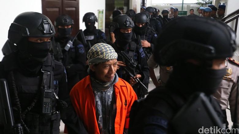 Ledakan Terdengar, Aman Abdurrahman Langsung Dikelilingi 4 Brimob Ledakan Terdengar, Aman Abdurrahman Langsung Dikelilingi 4 Brimob