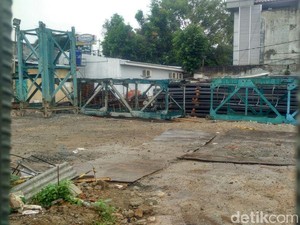 Drum Meledak Dekat Sidang Aman, 2 Pekerja Proyek Diamankan