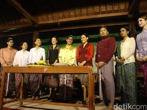 Pemain Bumi Manusia Sowan ke Sri Sultan Hamengkubuwono X
