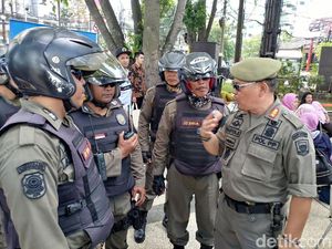 Satpol PP Bandung Gelar Patroli Cegah Siswa Keliaran Saat Libur