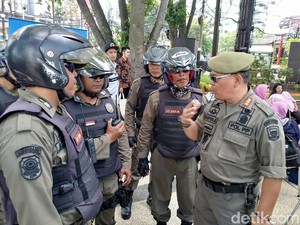 Satpol PP Bandung Gelar Patroli Cegah Siswa Keliaran Saat Libur