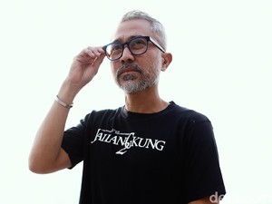Lukman Sardi Jadi Sosok Amir Hamzah di Panggung Teater