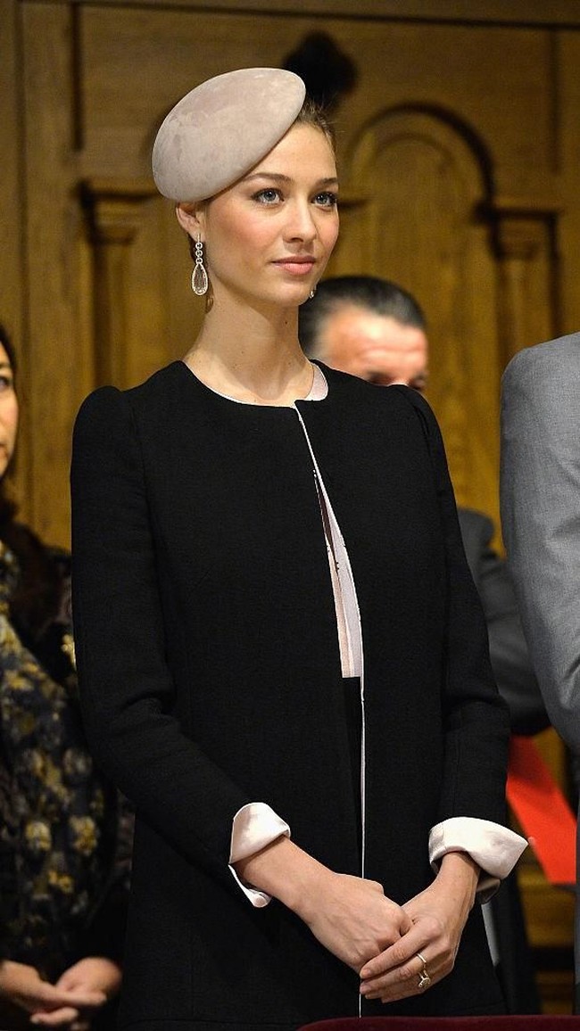 Sebelum dinikahi Pierre Casiraghi, kepopuleran Beatrice sama seperti Meghan Markle. Ia telah dikenal oleh publik sebagai presenter TV di Italia.  Foto: Getty Images