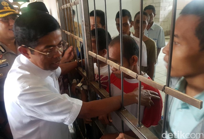Mensos Targetkan 2019 Indonesia Bebas Pasung dan Prostitusi Mensos Targetkan 2019 Indonesia Bebas Pasung dan Prostitusi