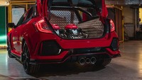 Membuat Project P menggunakan Civic Type R sebelum diproduksi namun bagian belakangnya menyesuaikan dengan pilar C. Foto: pool (express)