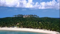 Pulau-pulau di sekitarnya pun dia beli dan diberi nama sesuai pertunjukan yang pernah ia lakukan, seperti Imagine Island dan Forbidden Island (The Copperfield Bay)
