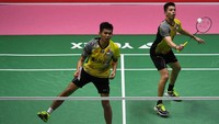 Fajar/Rian mampu mengatasi perlawanan Aaron/Theo dalam pertarungan tiga gim dengan skor akhir 2-18, 10-21, 21-9. Foto: Puspa Perwitasari/ANTARA FOTO